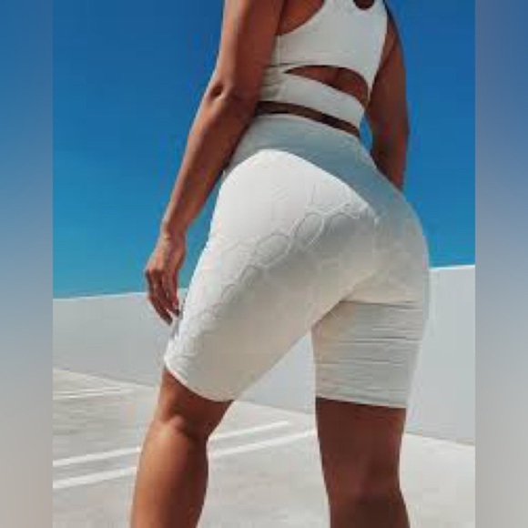 Mono B White Shorts for Women Size L - Picture 1 of 4